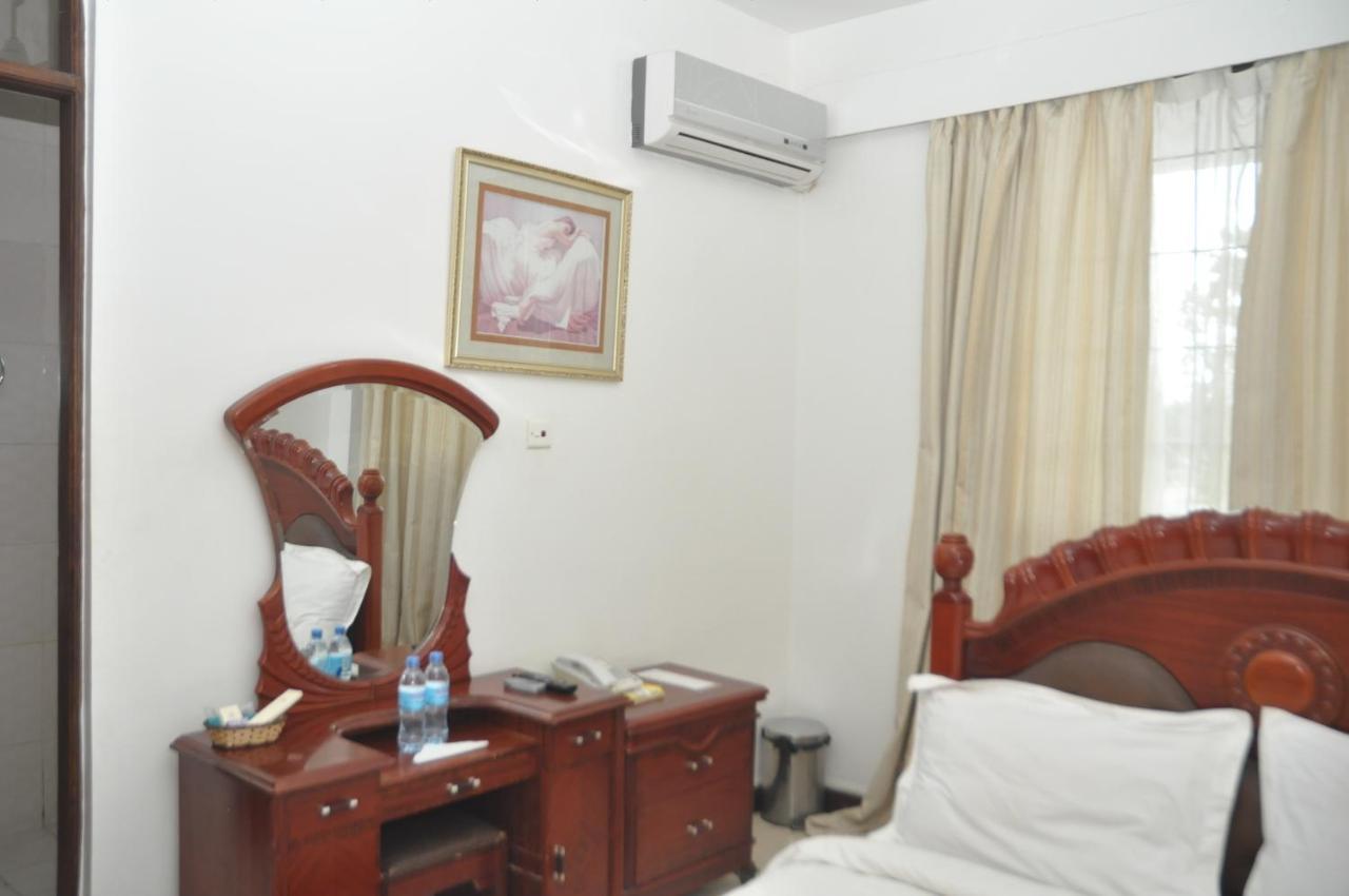 Hotel de Mag Deluxe Dar es Salaam Extérieur photo